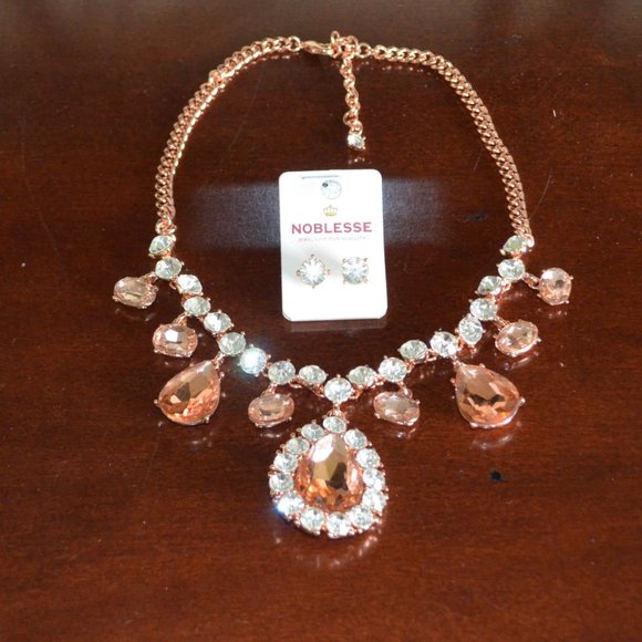 Rhinestone Crystal Chunky Necklace Earrings Set - Picture 5 of 7